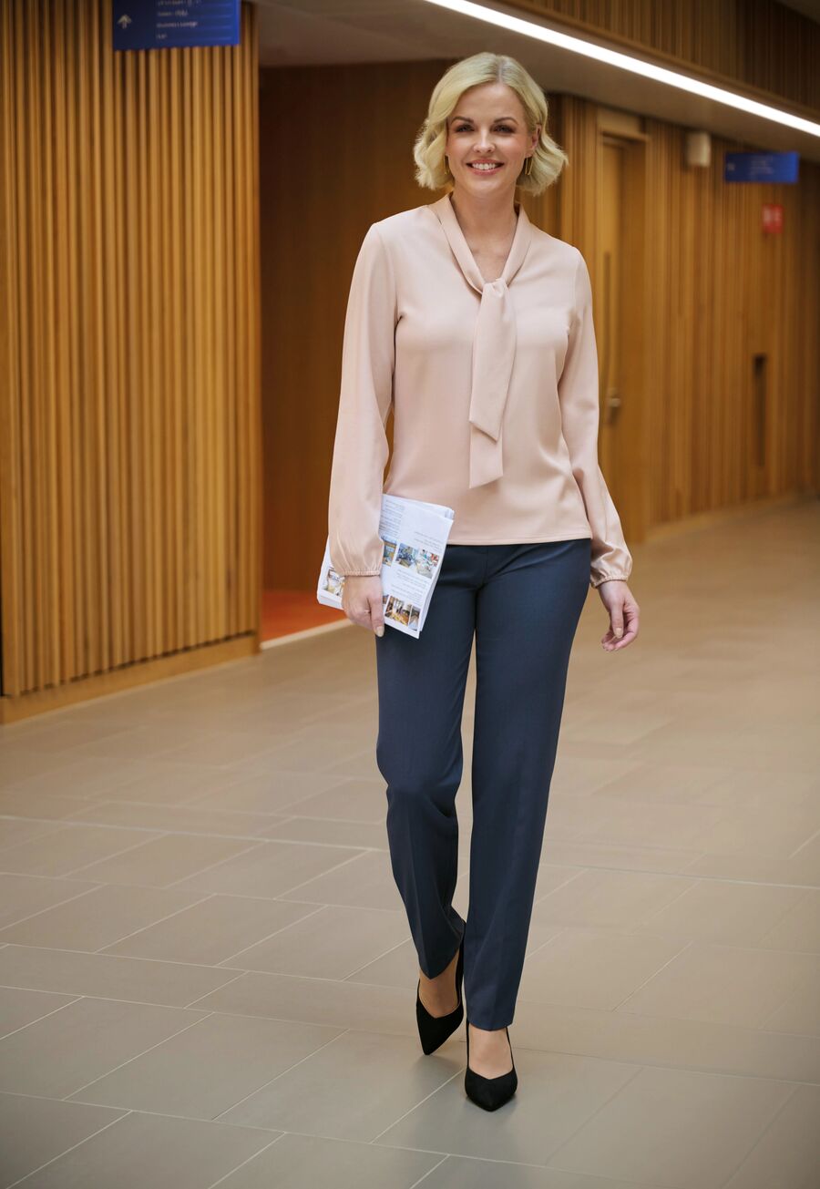 2392: Eleanor Ladies Slim Leg Trouser Ladies Suit Trouser Brook Taverner