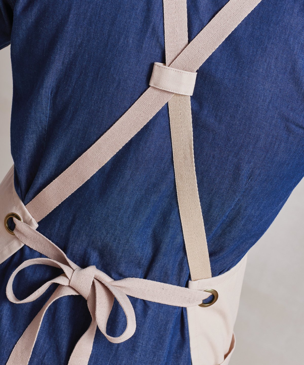 PR182: Clip N Clasp Cross-Back Bib Apron Aprons Premier