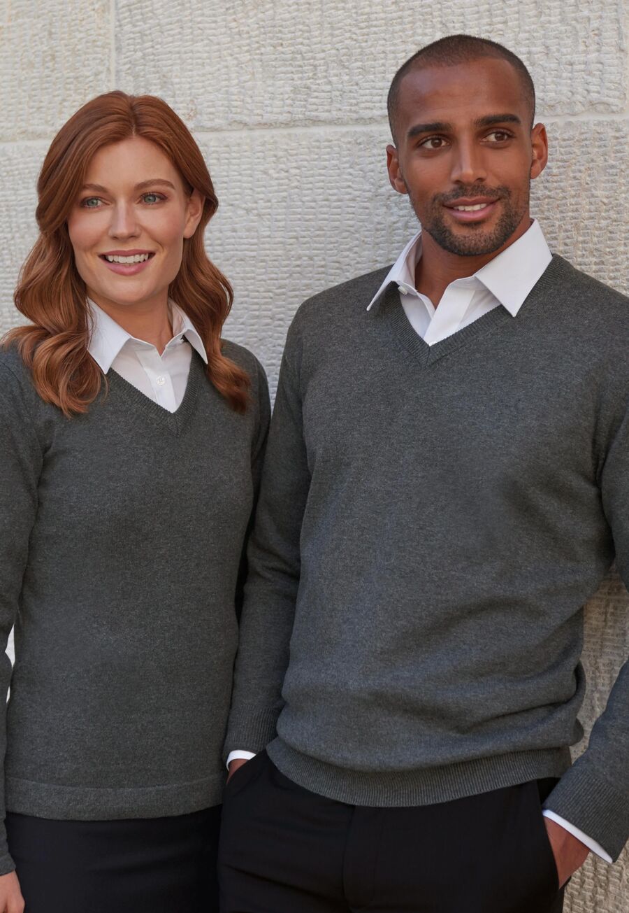 7818: Boston Mens V-Neck Jumper Mens Knitwear Brook Taverner