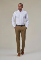 8058: Leo Mens Slim Fit Chino Mens Chinos Brook Taverner Tan 28 Short