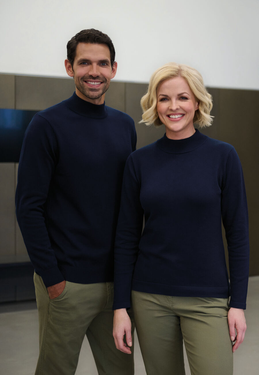 4561: Franklin Mens Turtleneck Jumper Mens Knitwear Brook Taverner